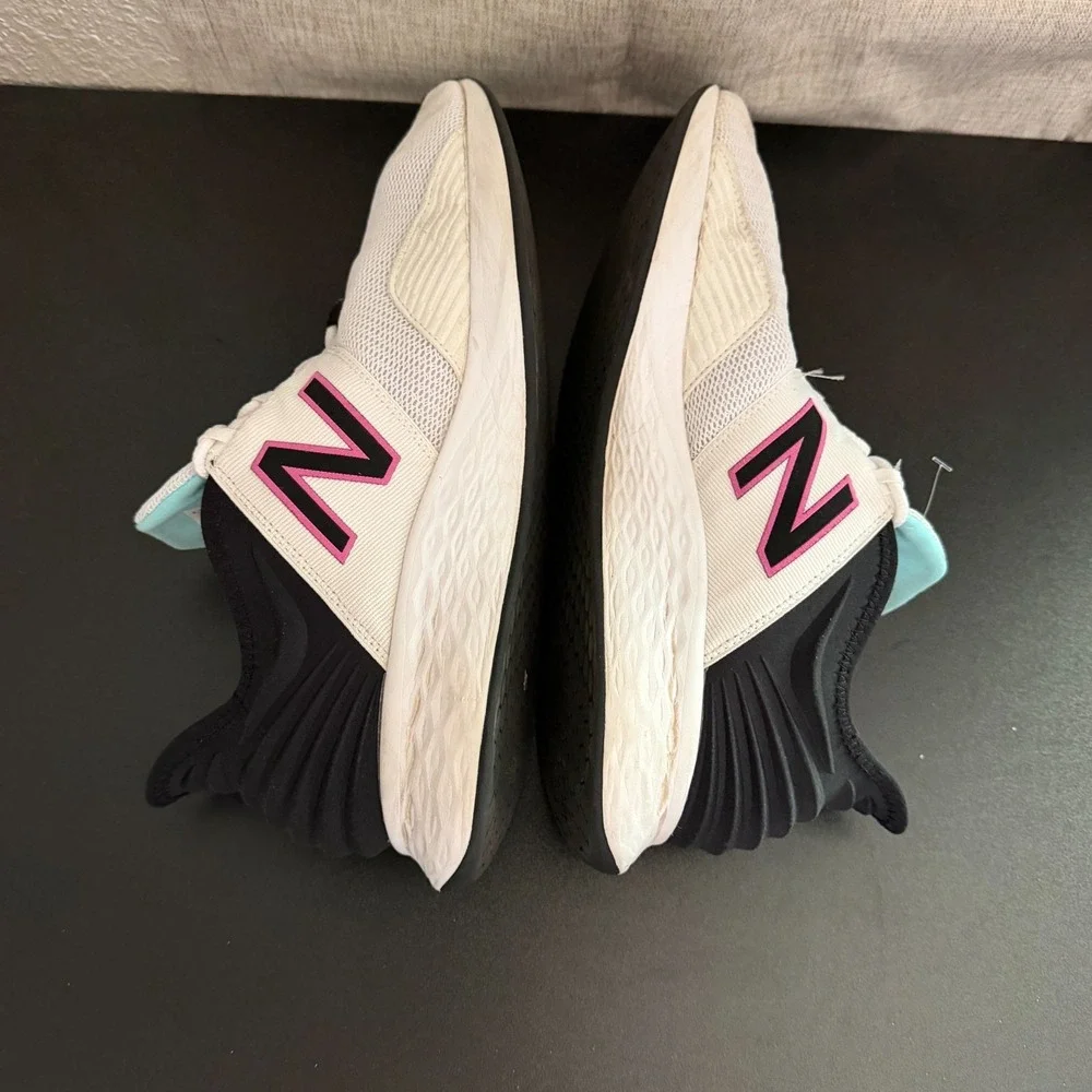 New Balance Fresh Foam Roav Running‎ Shoes Womens 11 White Surf Athletic Lace Up